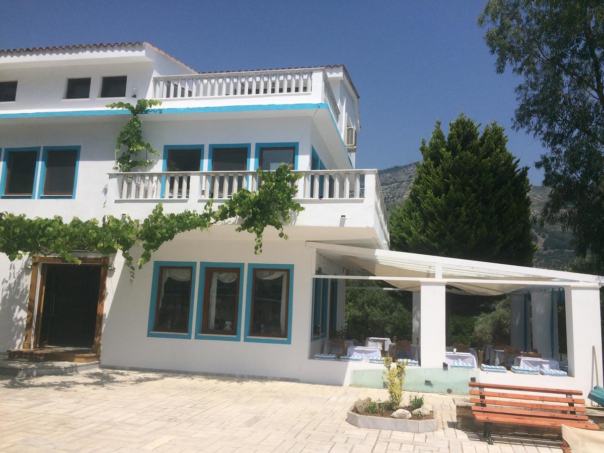 Kinira Beach Hotel Exterior foto